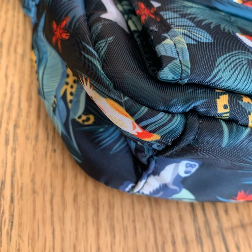Lug Switch Convertible RFID Crossbody Purse/Belt Bag Safari Animal Print Travel - Picture 5 of 8